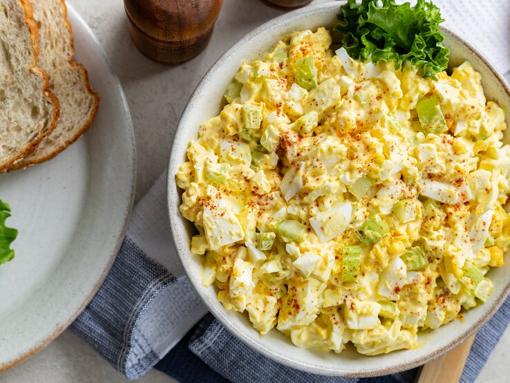 Scharfer Eiersalat mit Senf &amp; Harissa: Einfach unvergleichlich!
