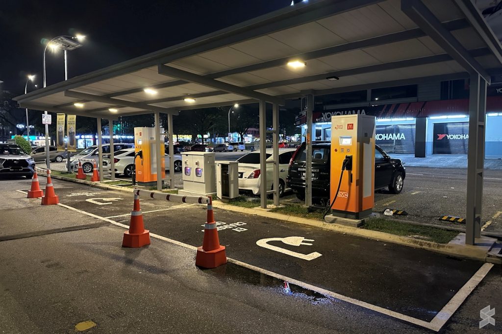 jomcharge x mcdonald’s ev chargers are now online, priced at rm1/kwh for a limited time