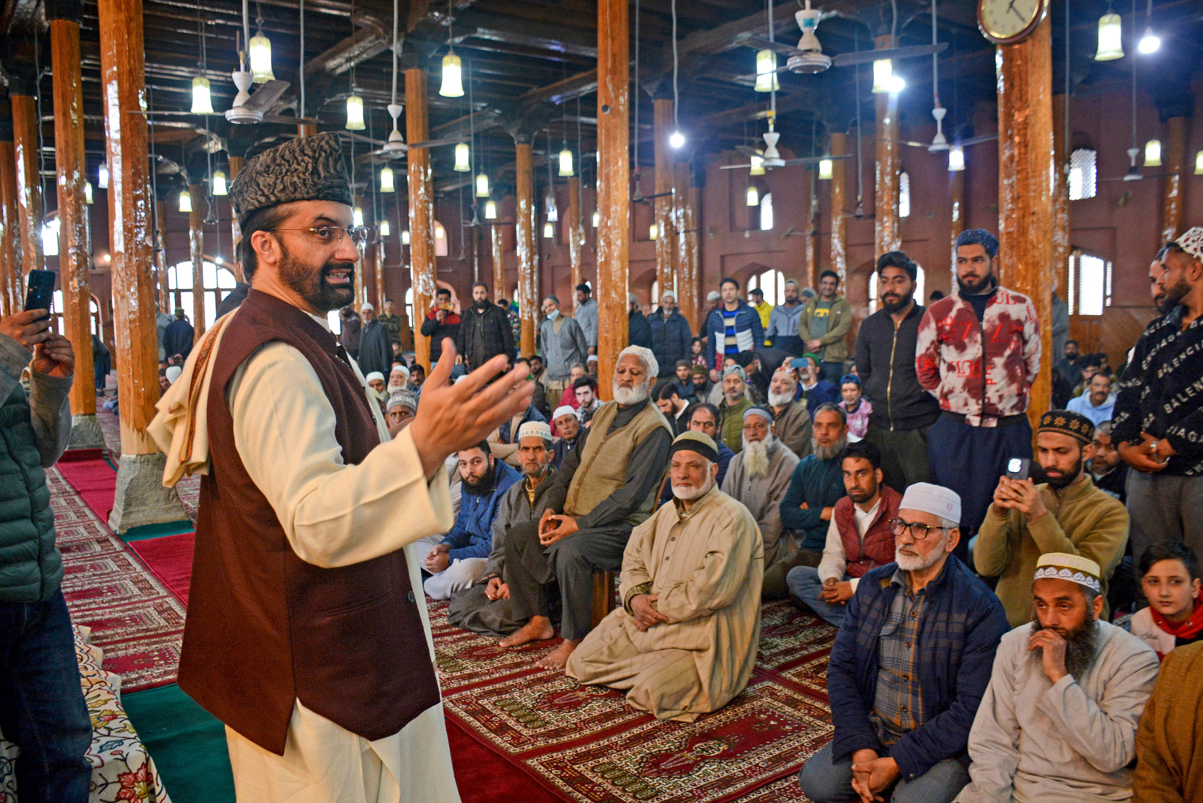 mirwaiz placed under house arrest, claims outfit