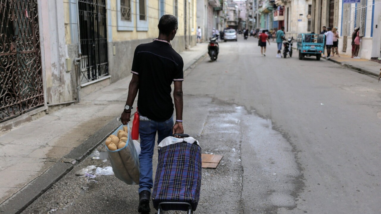 cubans ‘voting with their feet’ to protest regime