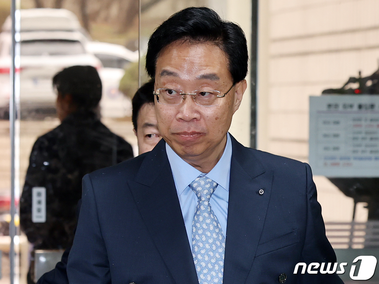 [속보] '뇌물 의혹' 전준경 前민주연 부원장 구속영장 기각