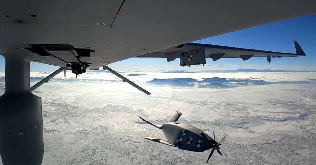 «μάνες» με drones σε ελικόπτερα black hawk