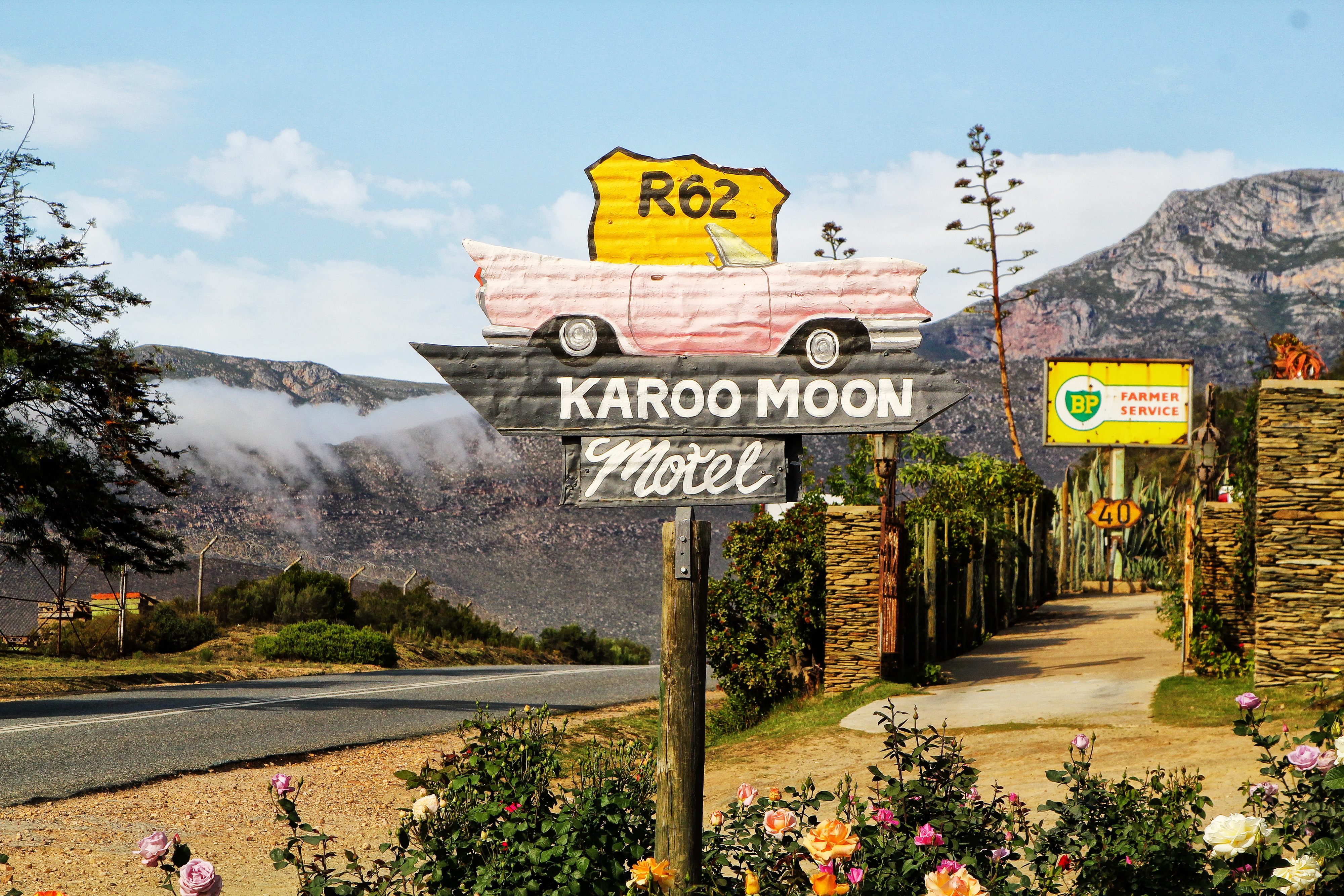 bandits, big birds and a busted box in barrydale — a karoo space bakkie tale