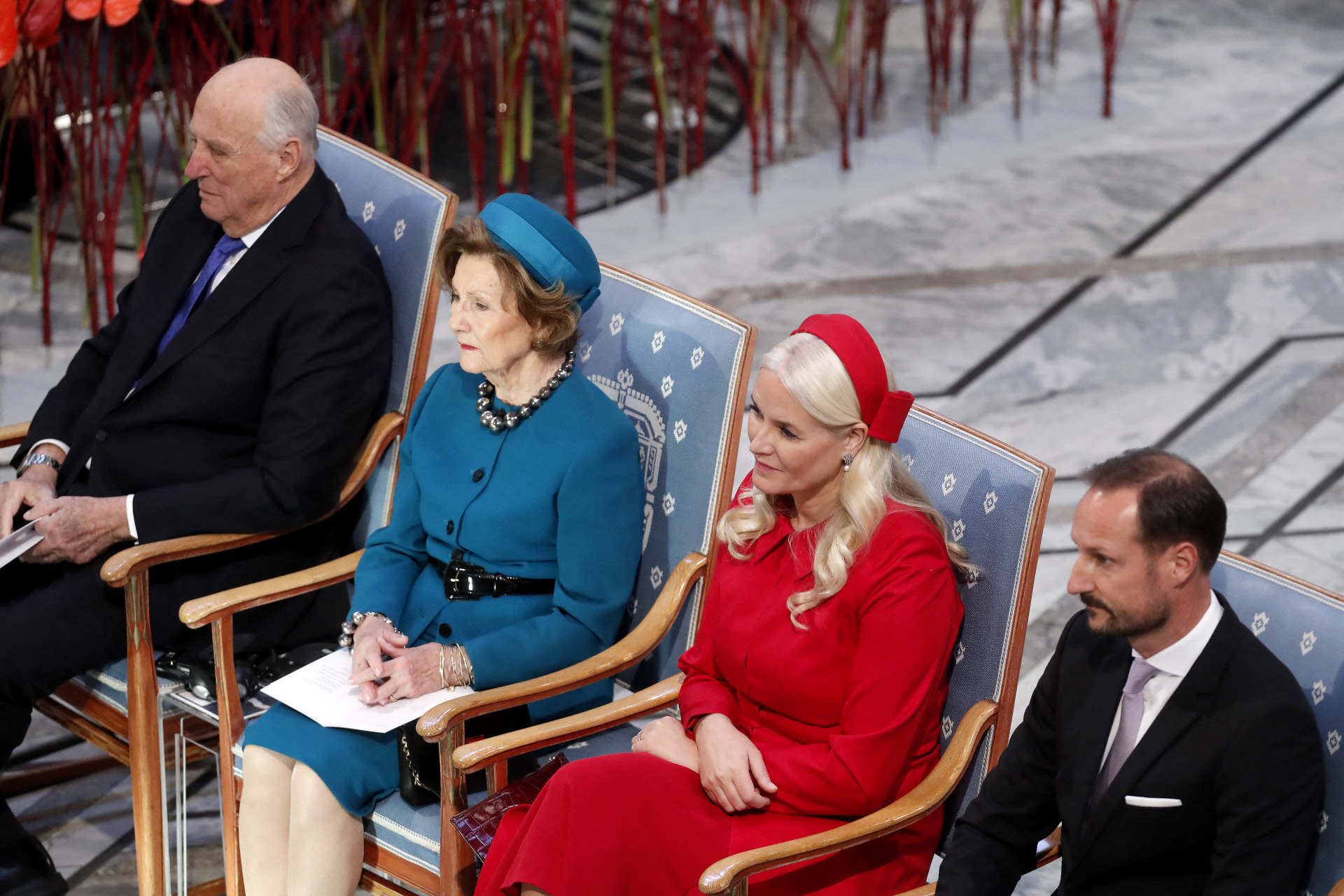 el rey harald de noruega reaparece junto al resto de su familia tras su enfermedad