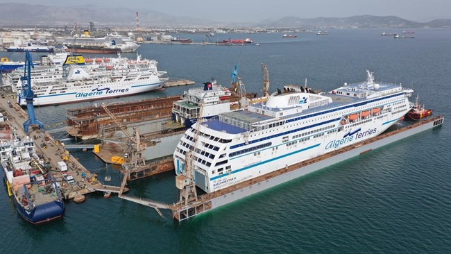 ναυπηγεία ελευσίνας: σε πλήρη λειτουργία μετά από 13 χρόνια η μεγαλύτερη πλωτή δεξαμενή της χώρας