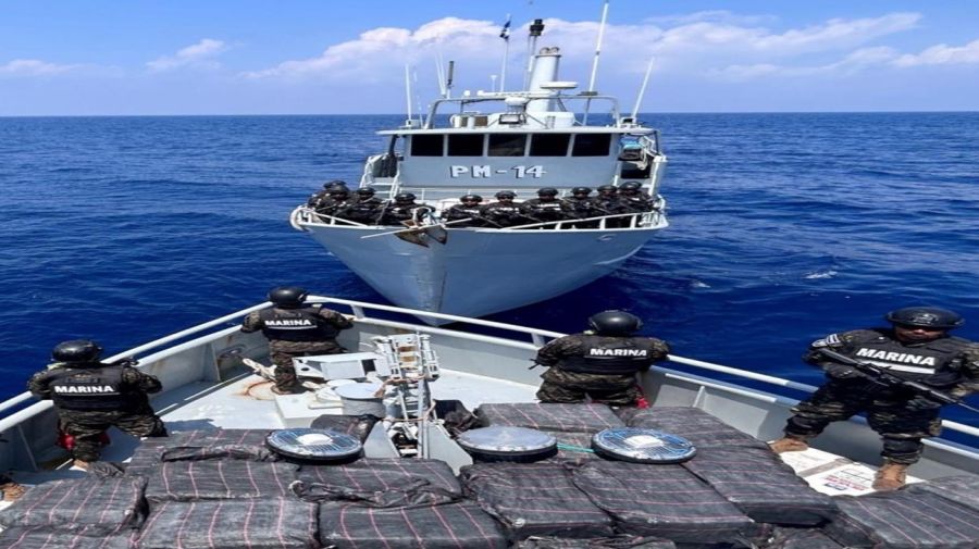 la marina nacional de nayib bukele incautó una lancha narcotraficante con 1,48 toneladas de cocaína