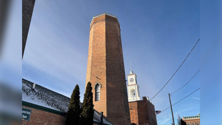 Replica construction underway for Paxton water tower | Meet The Mayor