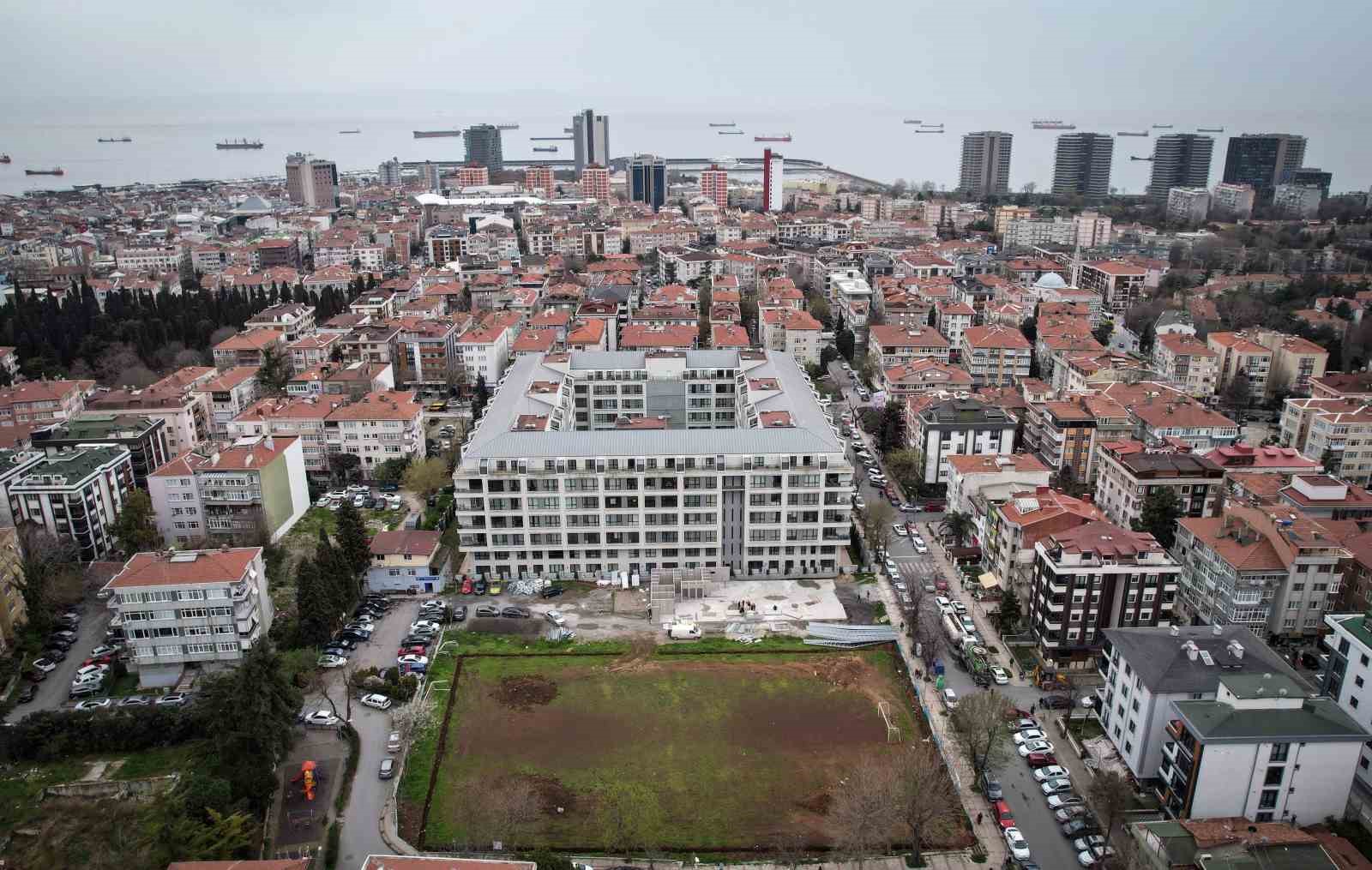 bakırköy’de futbol sahasına yapılan tesis, belediye ile vatandaşı karşı kaşıya getirdi