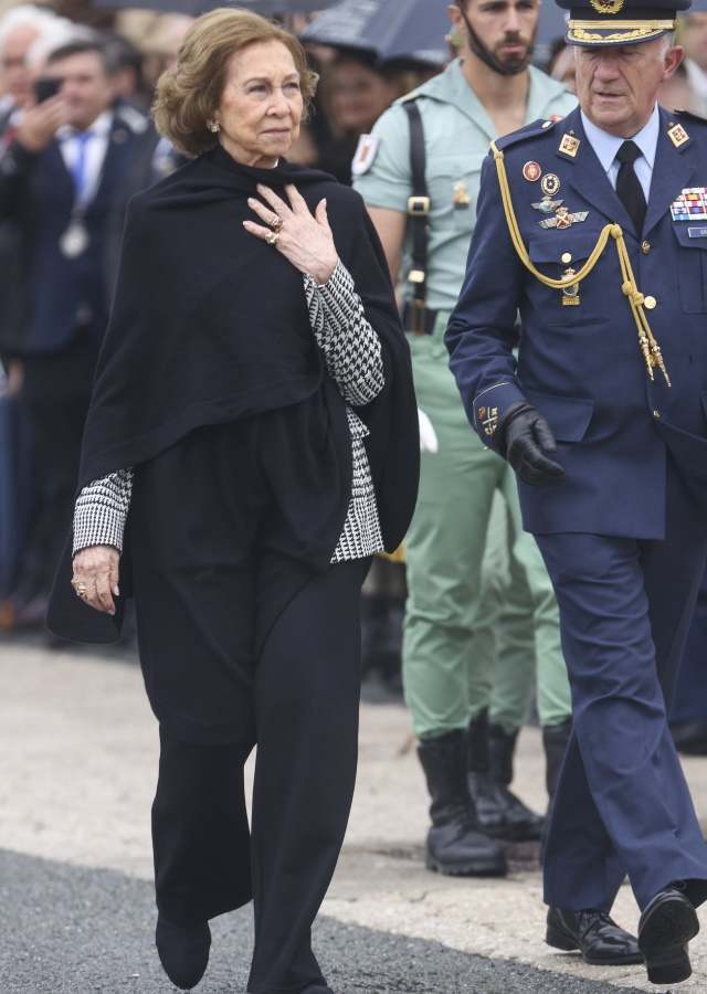 La Reina Sofía Se Come El 'chapuzón' En La Semana Santa De Málaga Con ...