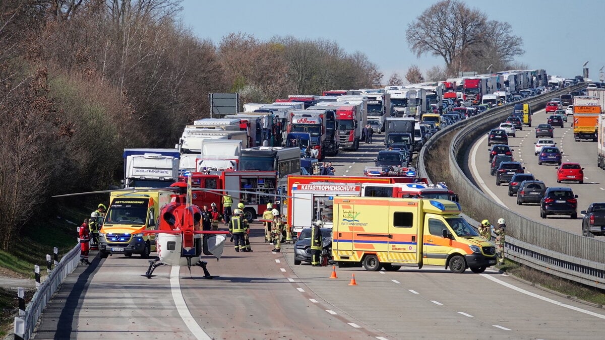 20 Kilometer Stau Auf Der A4 Nach Auffahrunfall Bei Wilsdruff