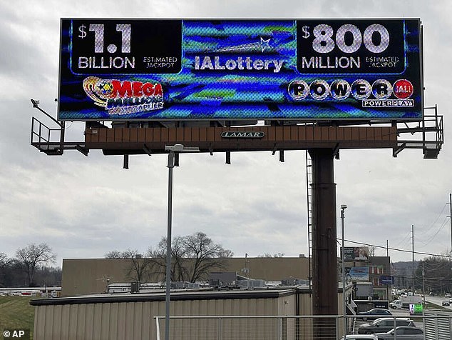 powerball jackpot climbs to $935m after no one matched six numbers in wednesday night's draw