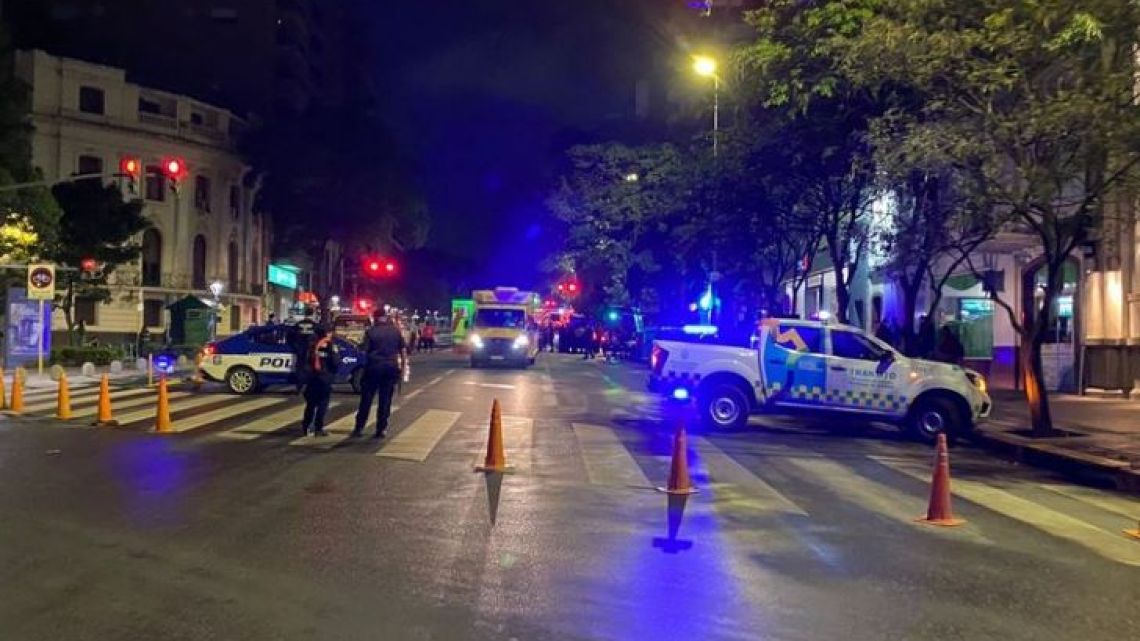 incendio fatal en nueva córdoba: un joven murió tras caer de un piso 12