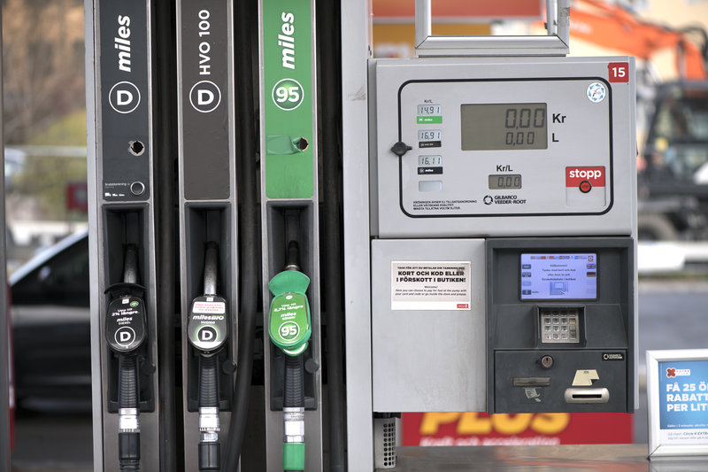 bensinpriset höjs inför påskhelgen