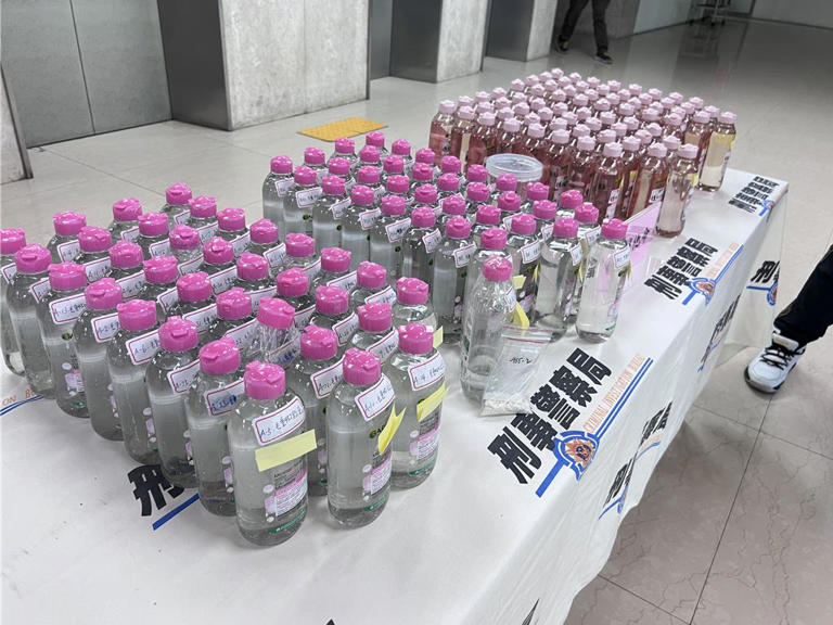 警方共查扣140罐液體K他命。（翻攝照片／林郁平台北傳真）