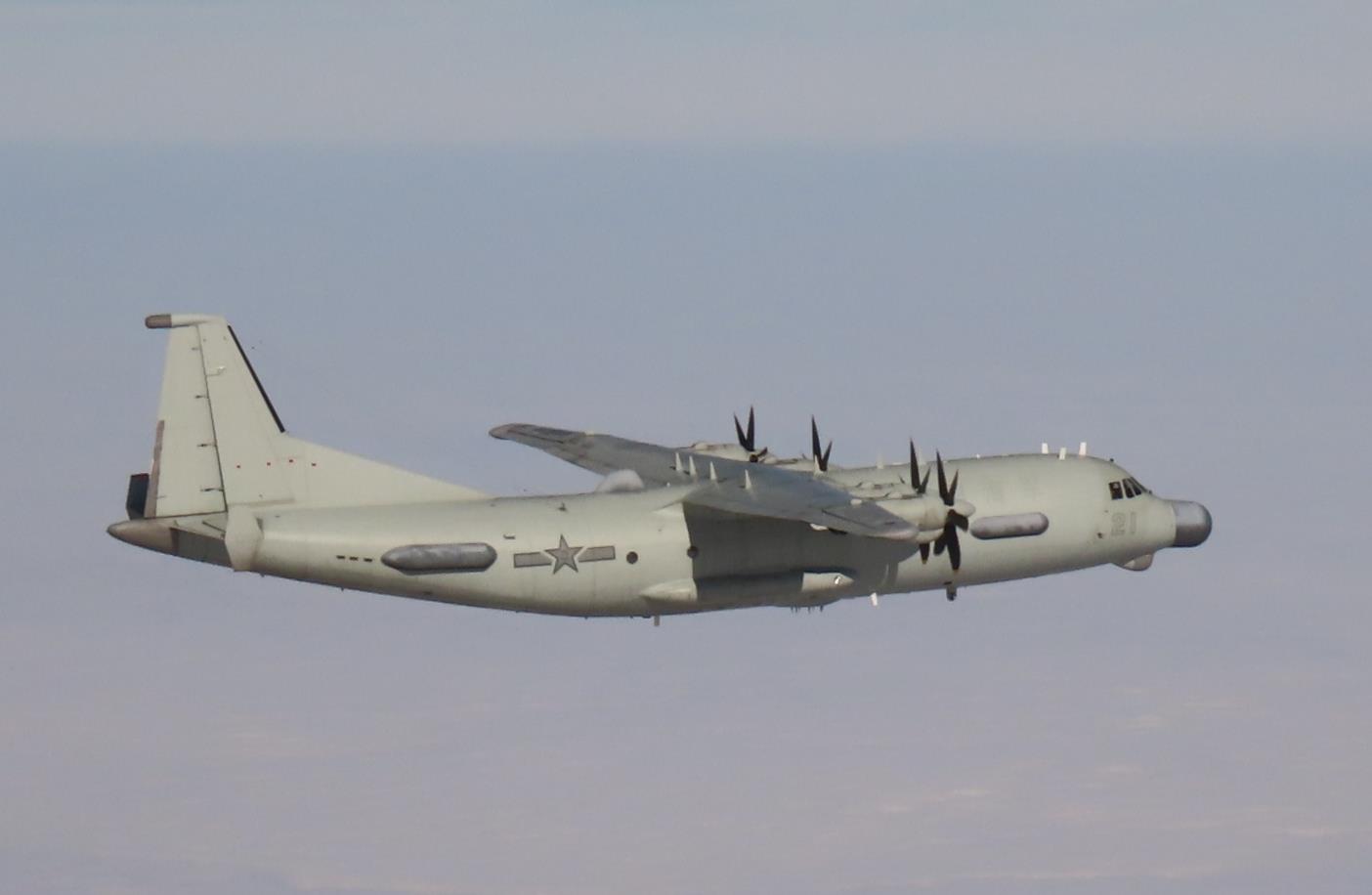 chinese spy plane detected flying into pacific