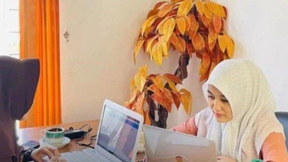 dinikahi usia 12,lutfiana ulfa istri syekh puji kini jadi pengusaha,bisnis di bidang kaligrafi