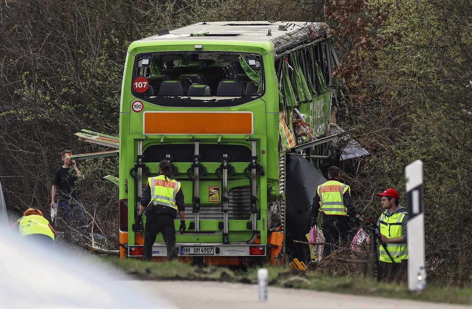 drei von vier toten identifiziert – allein 2023 gab es 9 tödliche flixbus-unfälle