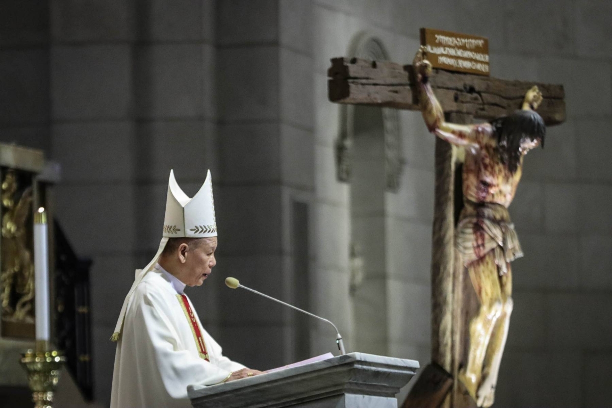 advincula urges faithful to hear mass, says it's most effective prayer