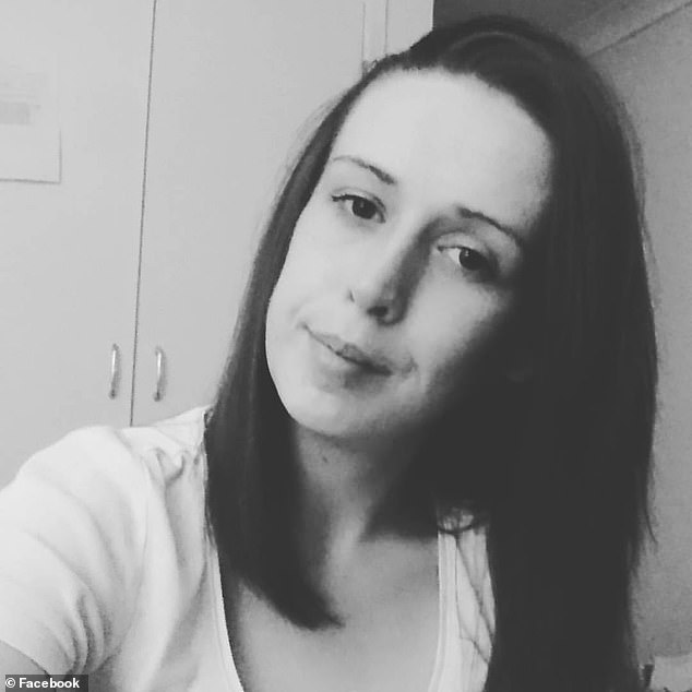 cancer-stricken mother, 33, who thought she was pregnant dies weeks after doctors discovered her bloating and vomiting was stage-four tumour