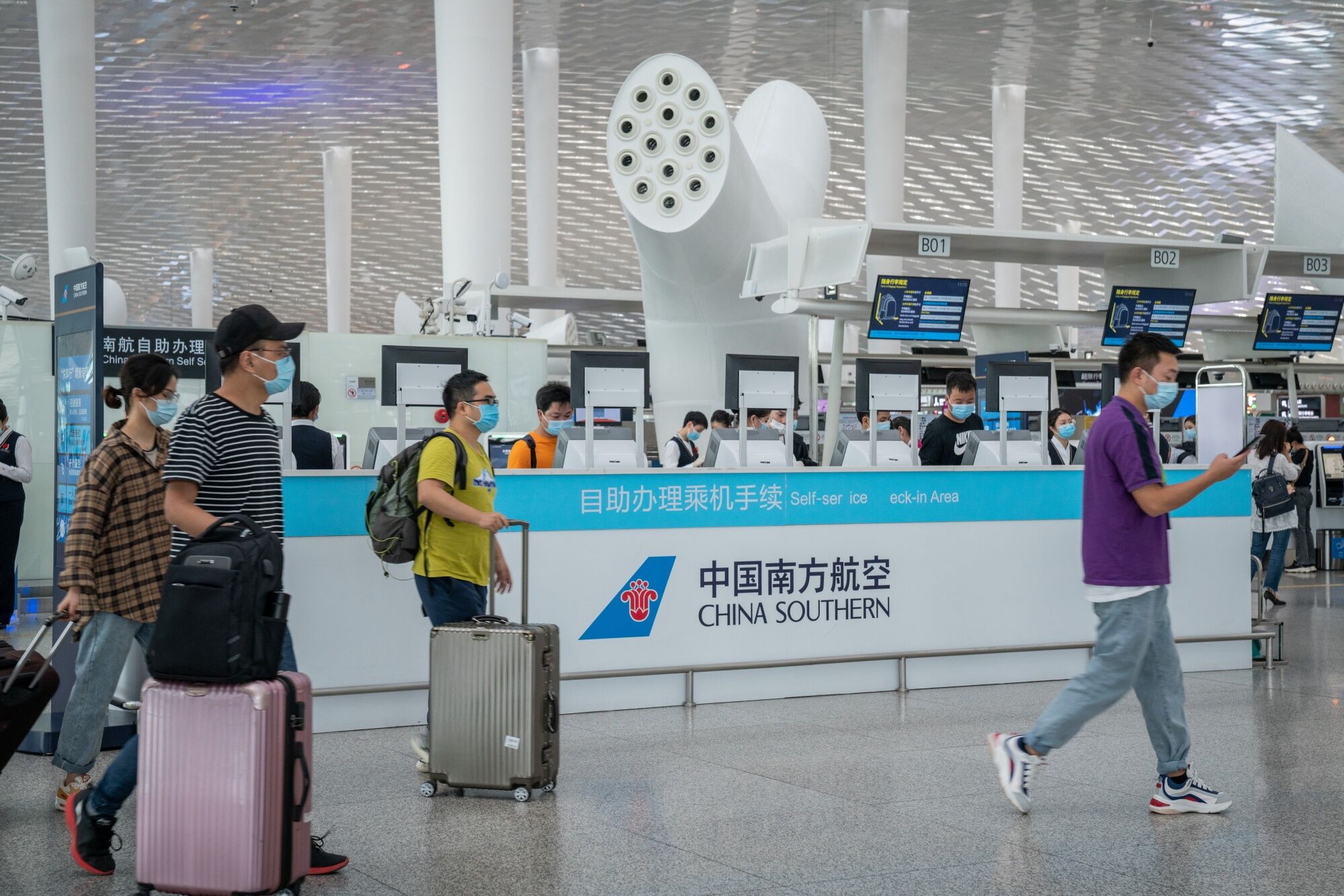 china’s biggest airlines post loss on slow international return