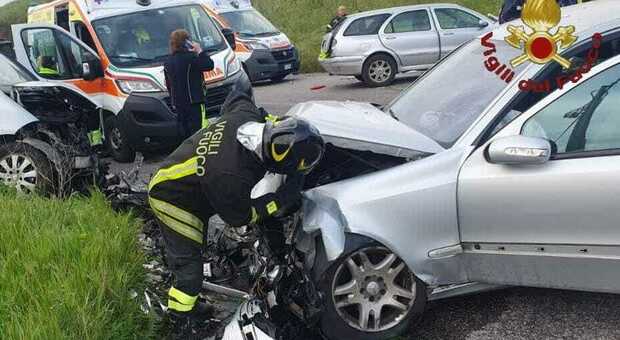 Roma, Incidente Fra 3 Auto Sulla Pontina: Morta Una Bambina Di 8 Anni ...