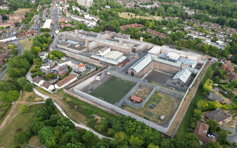 Fifteen inmates and staff suffer food poisoning from curry at Lewes prison