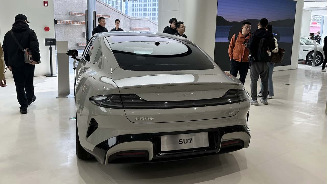 xiaomi lança seu 1º carro elétrico com 830 km de alcance e preço de custo