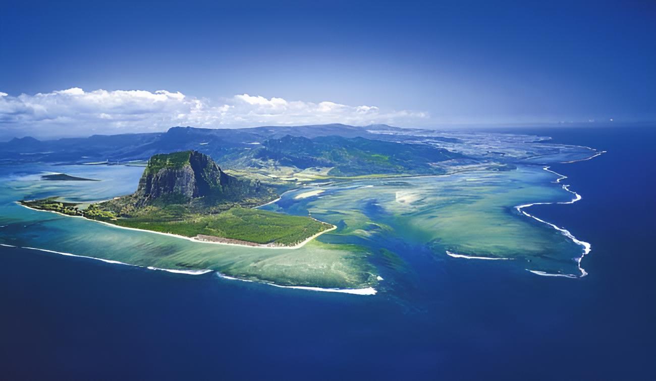 <p>Most of the land masses on Earth are present in the well-known form of continents, but there are a few exceptions to that rule—including the island of Mauritius.</p>