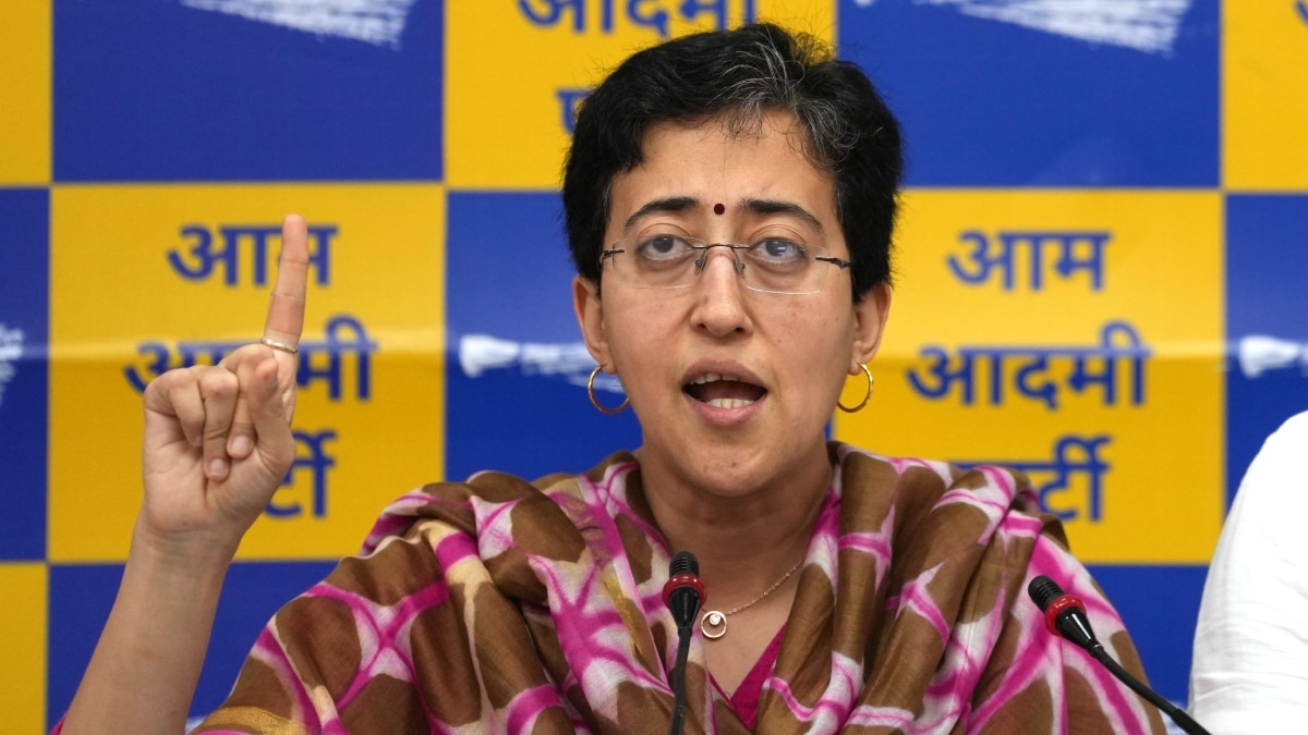 Sunita Kejriwal To Be Next Delhi CM? Here's What AAP Minister Atishi Said