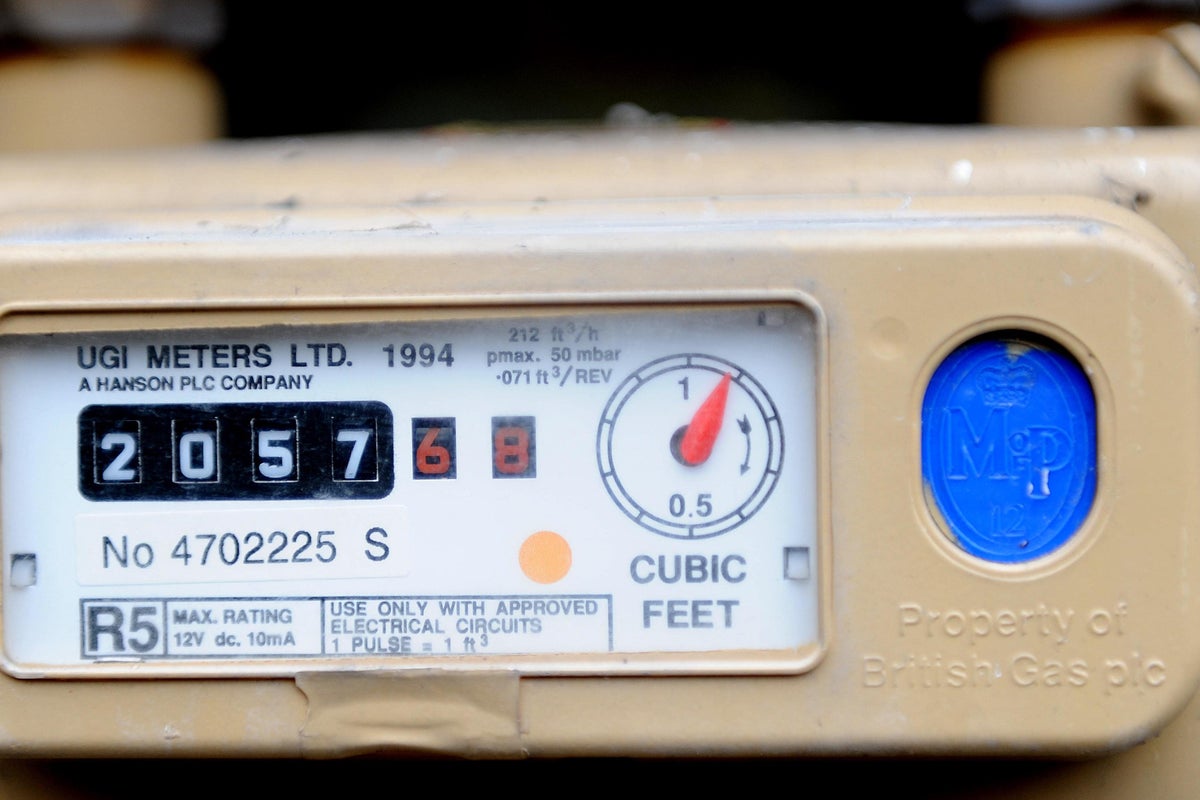 millions of households told to send energy meter readings at weekend as cheaper prices kick-in