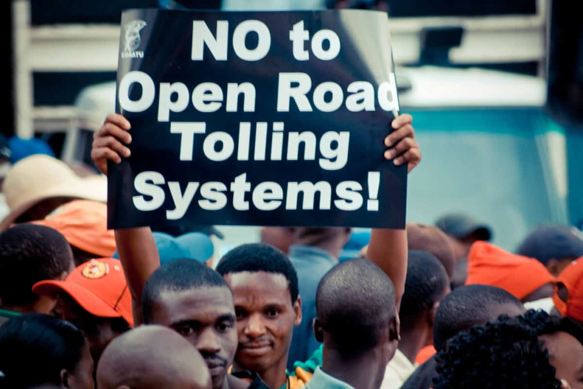 e-tolls scrapped: anc pats itself on the back