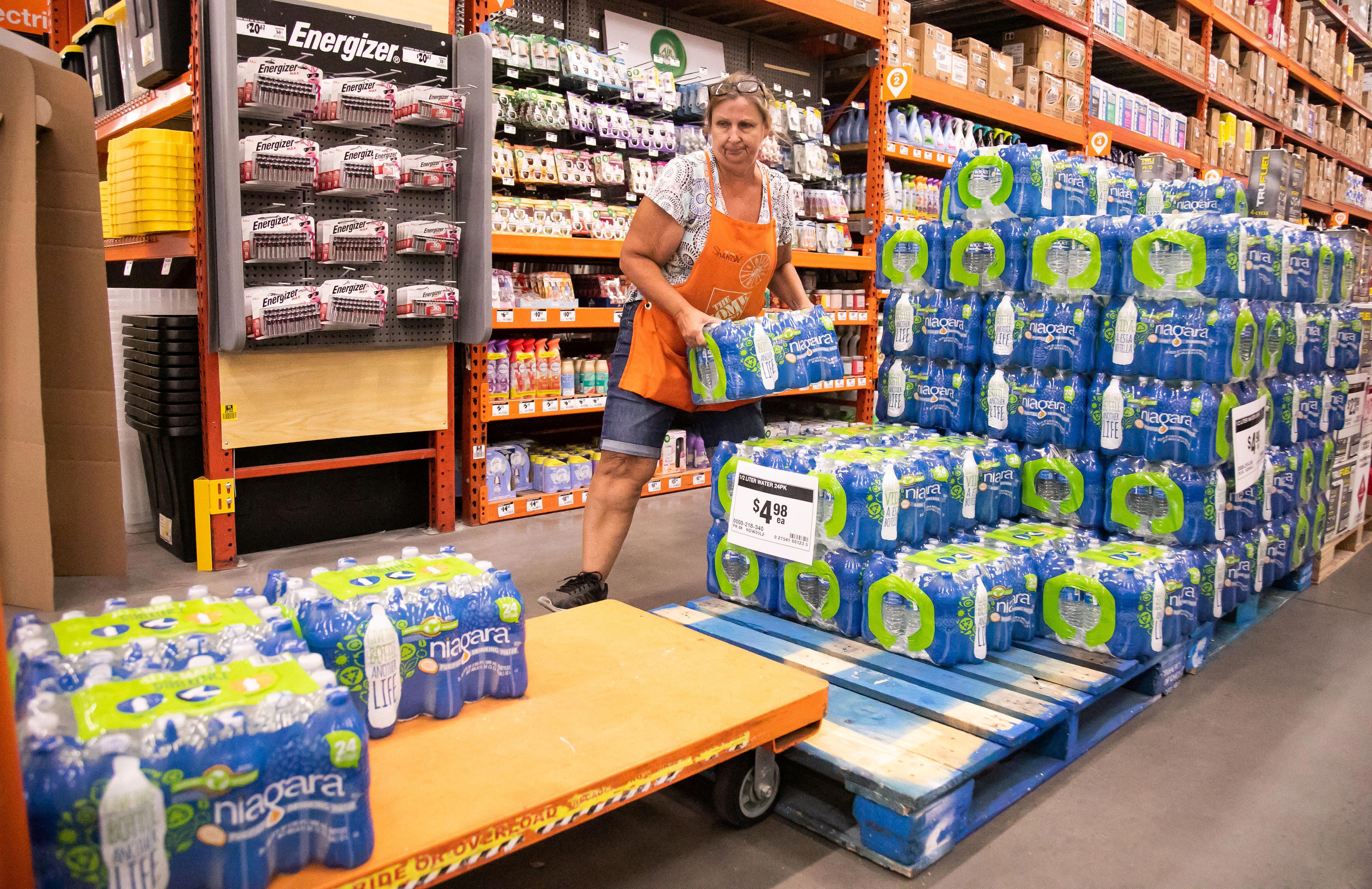 home depot acquires srs distribution in $18 billion purchase to attract more pro customers