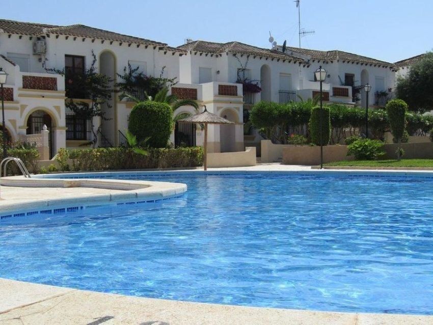 en venta desde 67.000 euros bungalows con piscina