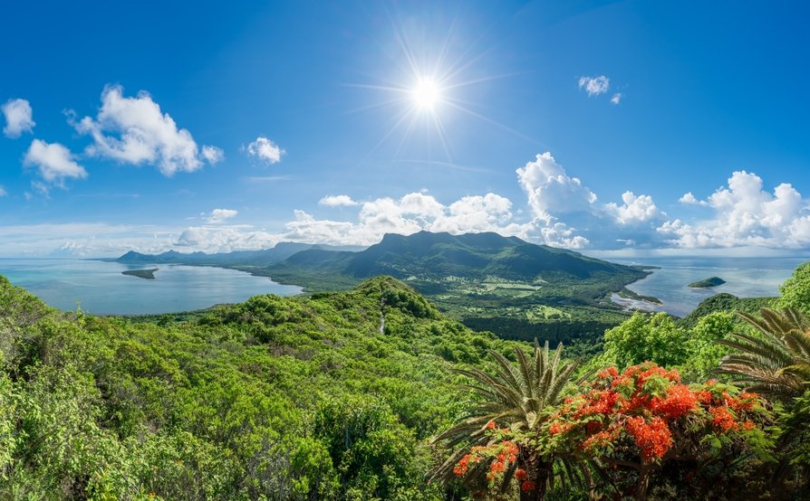 <p>Yes, you can see a glimpse of the shape of the island’s underwater waterfall by hiking up to the 500-meter peak of the island’s beautiful mount Le Morne Brabant.</p>