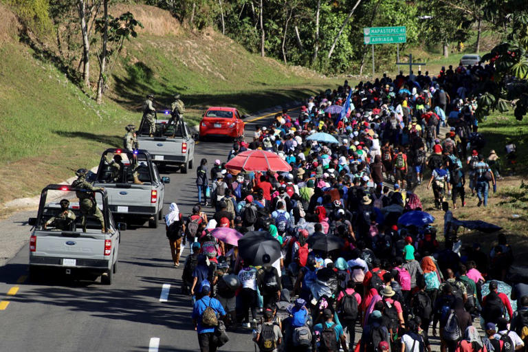 Thousands of migrants set to arrive in massive, El Pasobound caravan