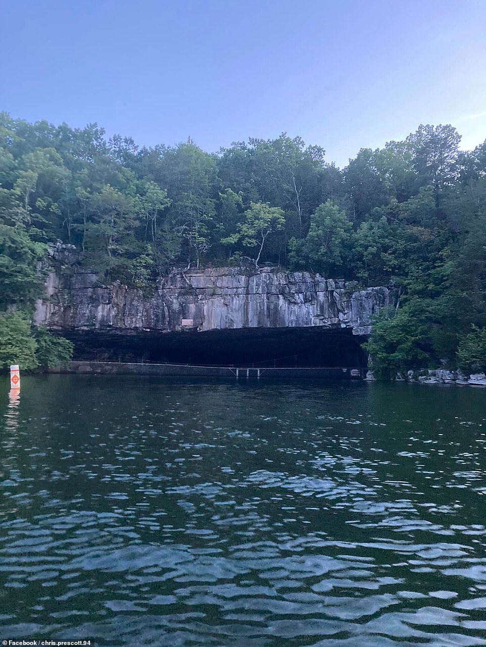 33 stranded kayakers are rescued from cave in Tennessee