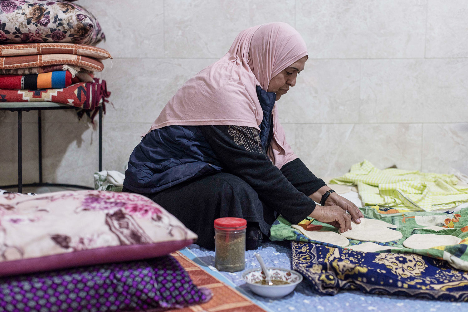 at a ramadan meal, palestinian bedouin invite jewish israelis to the table