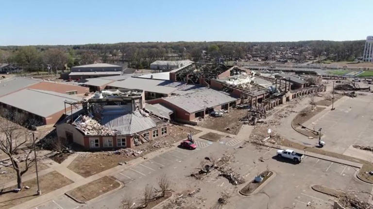 Wynne named Arkansas capitol for a day, one year after deadly tornado