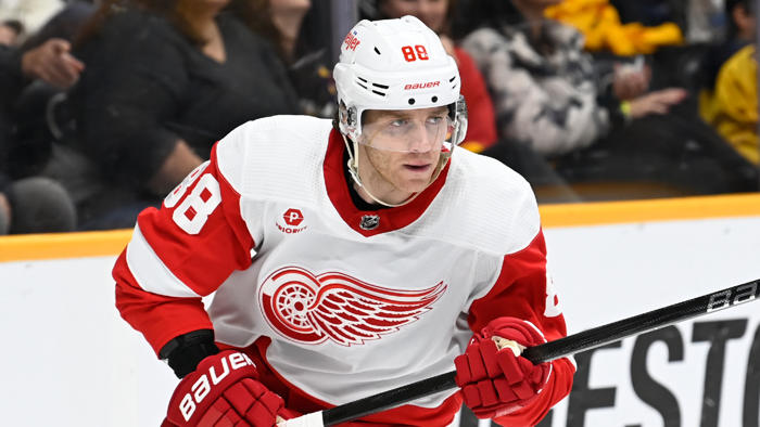 red wings, patrick kane gaining momentum on new contract