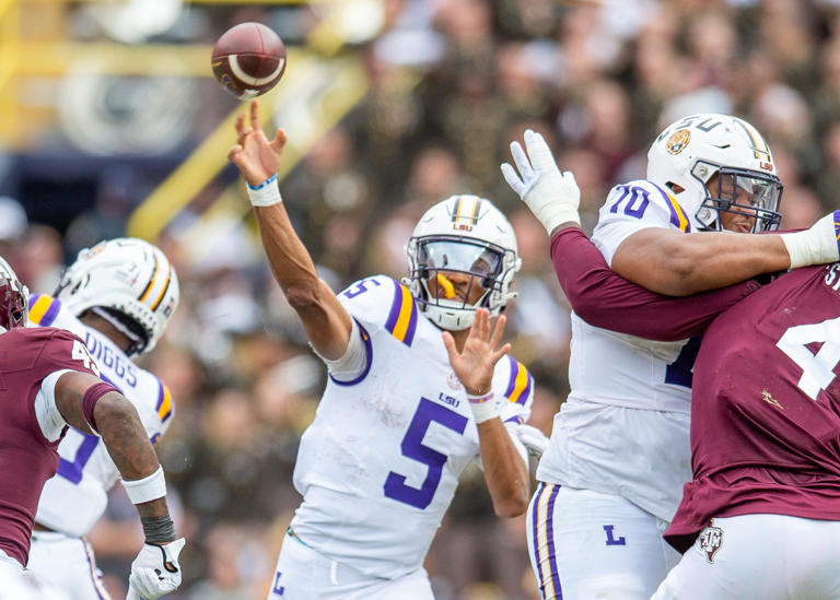 LSU QB Jayden Daniels' elbow draws social media reactions after bizarre ...