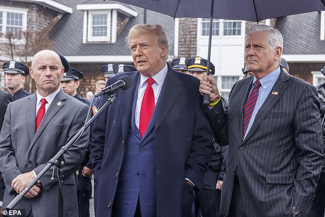 trump aims to smash biden's record $25 million fundraiser with obama and bill clinton by holding $33 million cash bonanza in palm beach with new york and las vegas billionaires paying $814,600 each to sit at his table