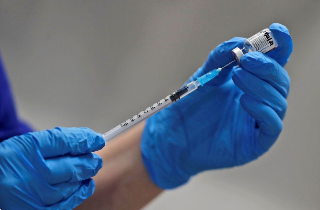 εμβόλια για τον κορονοϊό: περιορισμένες και σπάνιες οι ανεπιθύμητες ενέργειές τους, σύμφωνα με μελέτη