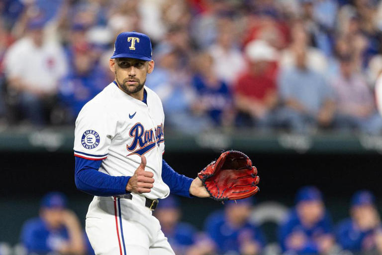 Memorable opener Rangers celebrate 2023 championship, then beat Cubs