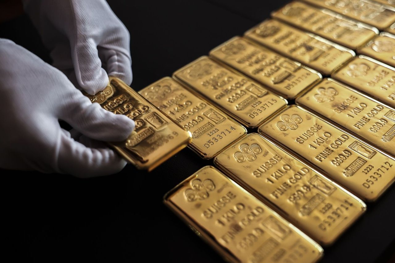 gold is rallying. it isn’t about inflation this time.