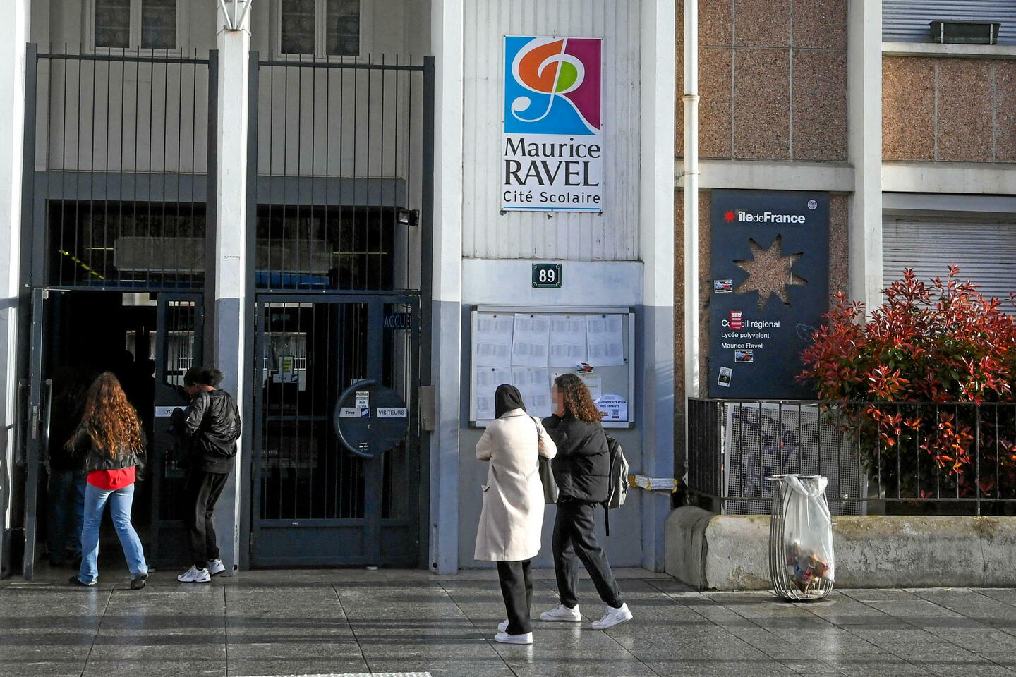 Lycée Maurice-Ravel : Le Proviseur Menacé De Mort Sort Du Silence