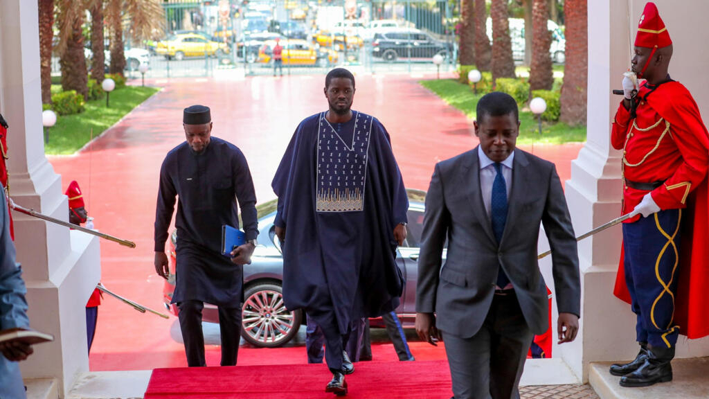 african union 'warmly congratulates' senegal's faye on presidential win