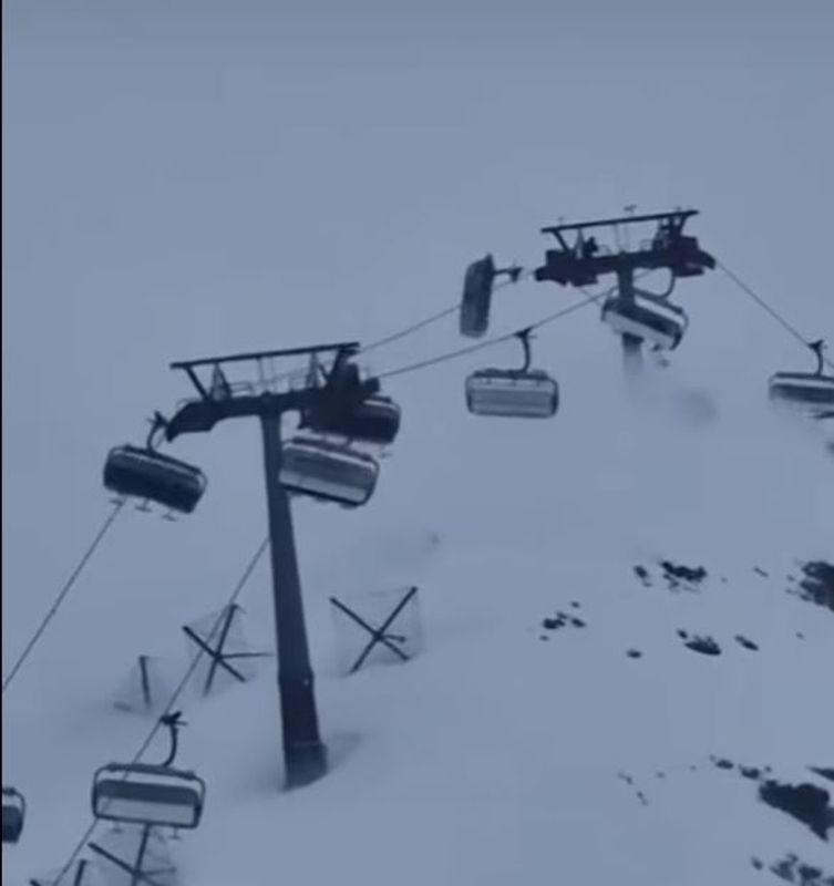 dramatische szenen: sturmböen bis zu 100 km/h erfassen skilift