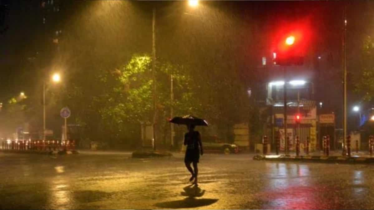 Heavy Rain And Thunderstorm To Lash Parts Of Delhi Ncr On Friday Says Imd 3678