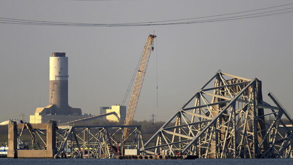 Cranes Arrive To Start Removing Wreckage From Deadly Baltimore Bridge ...