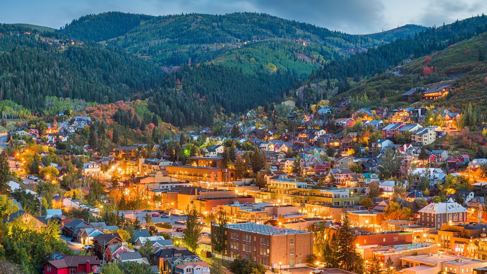 <p>Park City is the host of the Sundance Film Festival. ome for its lively arts scene and gourmet food against a relaxed mountain setting. Easy access to Salt Lake City’s airport and mild, dry climate add to its appeal. Scenic gondola rides take you through mountain trails with refreshing views.</p>